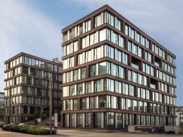 Unverwechselbar ist das "Lighthouse" durch die Wirkung umlaufender LED-Leuchtbänder.